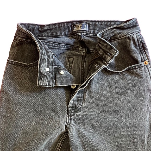 ABERCROMBIE & FITCH JEANS Black Stonewashed Annie High Rise Ankle Straight Sz 2R - Picture 2 of 5